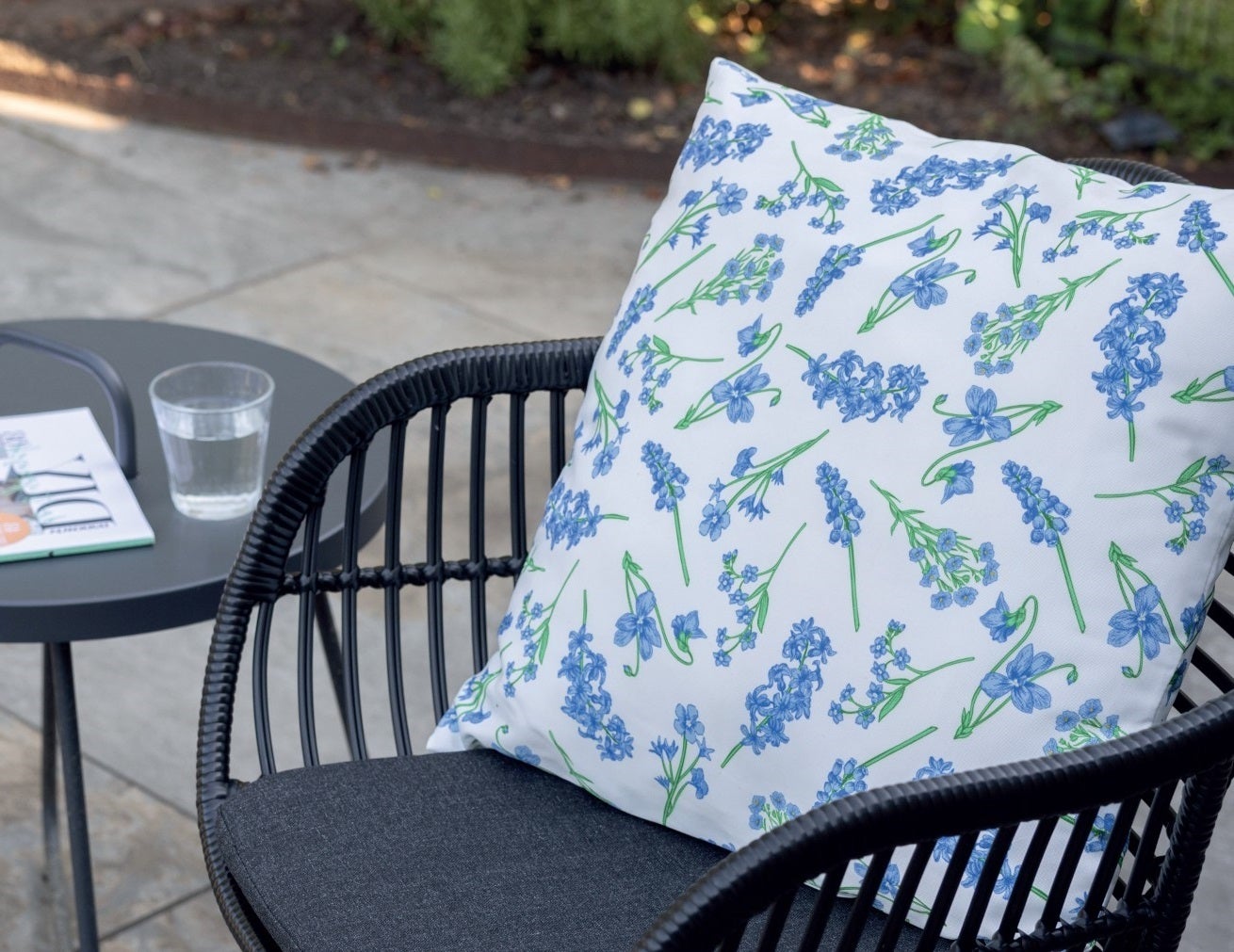 Outdoor Cushion Flowers Blue