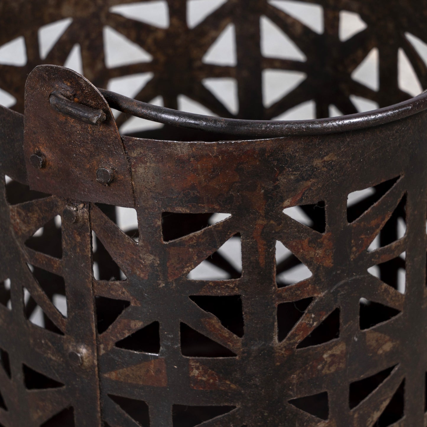 Old Round Metal Bucket/Lantern
