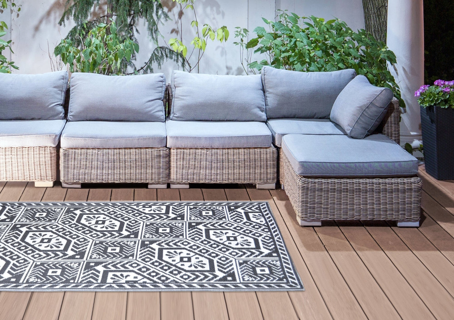 Outdoor Rectangular Diamond Carpet