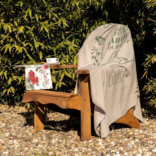 Garden Blanket CatGarden Blanket "Vintage Garden"