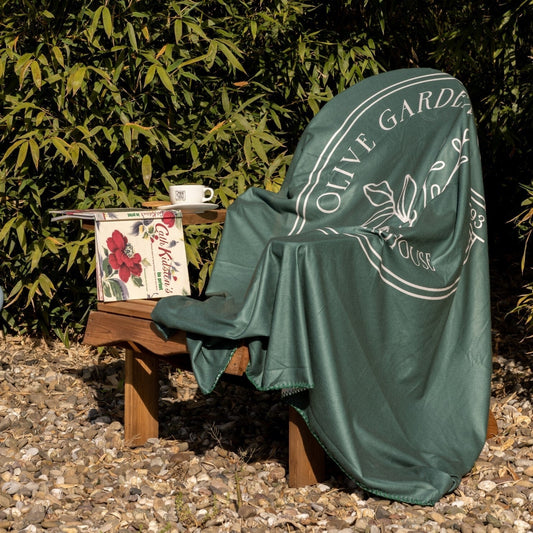 Garden Blanket CatGarden Blanket "Olive Garden"