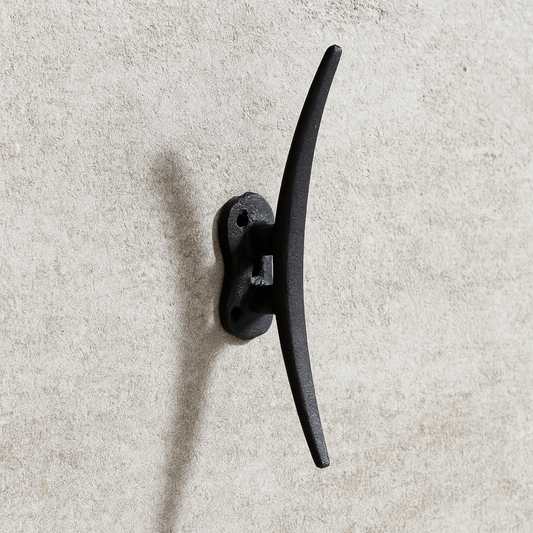 Cleat pull handle/hook