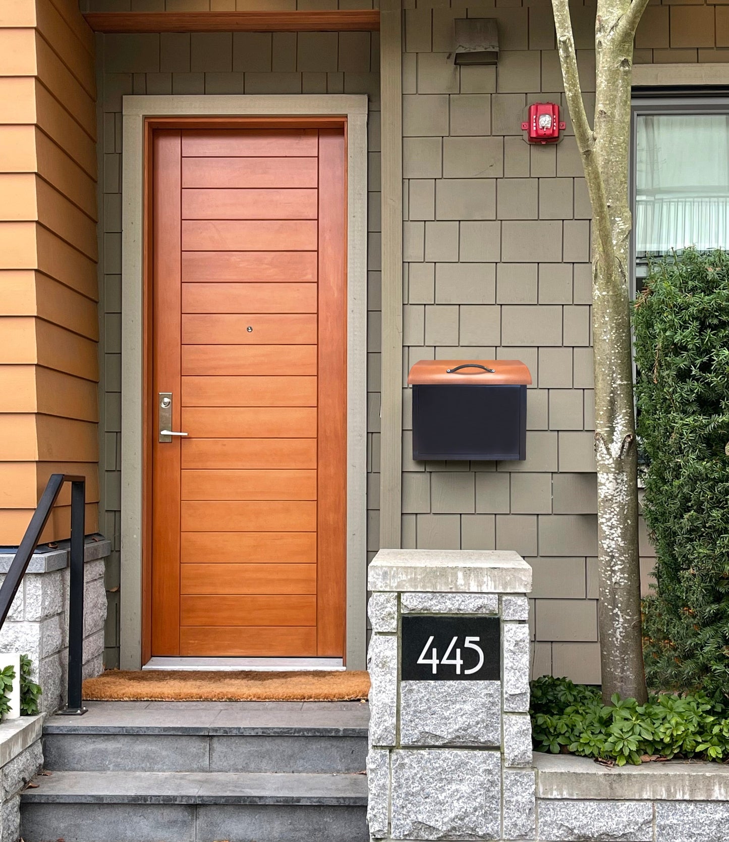 Mailbox with Handle, Black & Copper