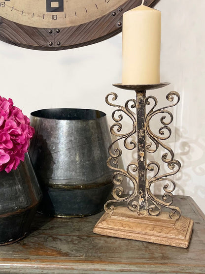 Rm-048418, Iron Swirl Candle Holder